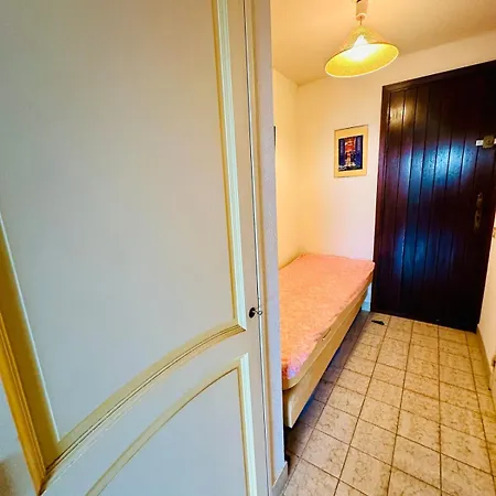 Cozy For 3 People Apartment